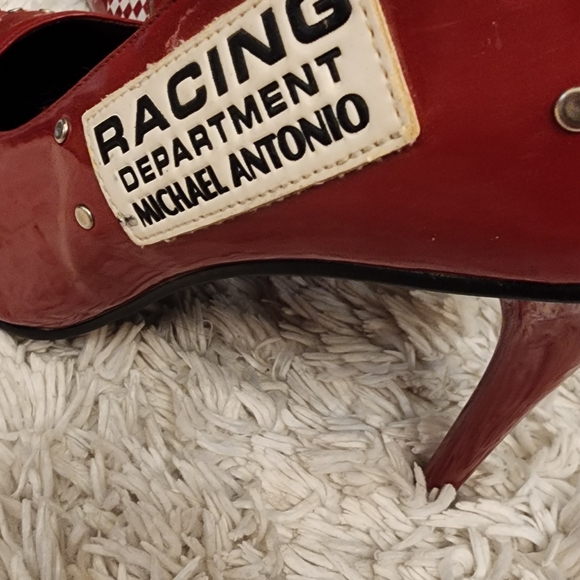 Michael Antonio Red Patent Heels with Checkered Accents - Picture 2 of 4